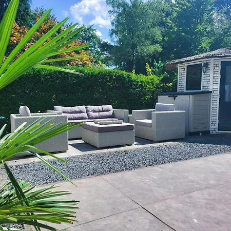 Felicity - Family In The Forest Бикберген