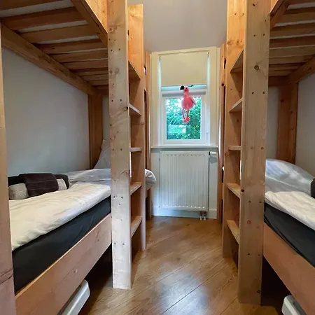 Felicity - Family In The Forest Chalet Beekbergen