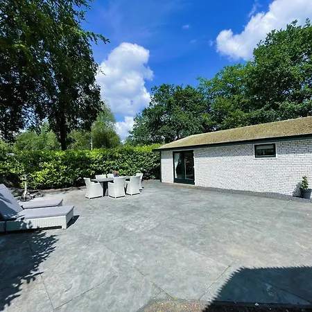 Felicity - Family In The Forest Шале Бикберген