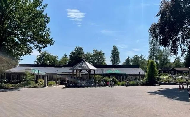 Felicity - Family In The Forest Chalet *