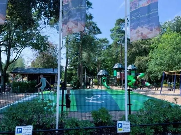 Felicity - Family In The Forest Chalet *