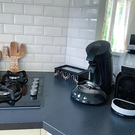 Felicity - Family In The Forest シャレー