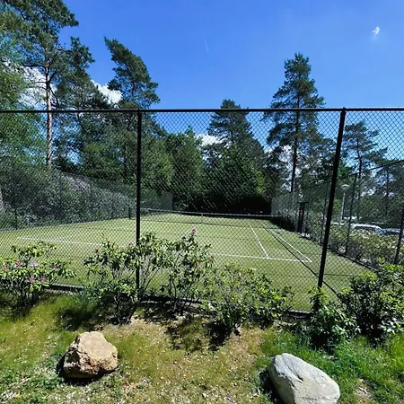 シャレー Felicity - Family In The Forest